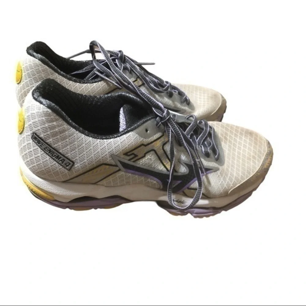 Mizuno size US W 7.5 wave enigma 4